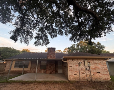 3815 Avenue R - Photo Thumbnail 13