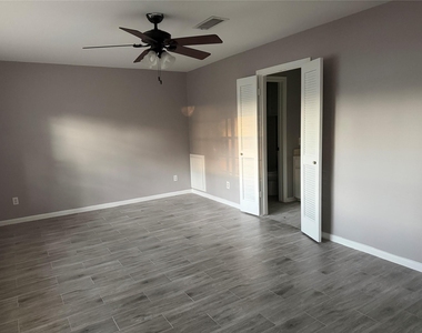 3815 Avenue R - Photo Thumbnail 6