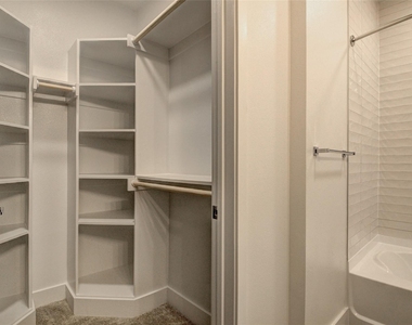 6400 Washington Avenue - Photo Thumbnail 7