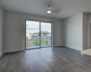 6400 Washington Avenue - Photo Thumbnail 2
