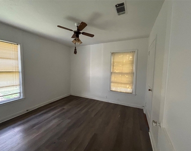 612 Winding Way Street - Photo Thumbnail 7