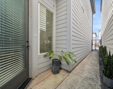 9009 Wellspring Drive - Photo Thumbnail 6