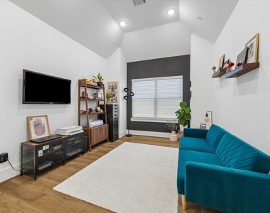 9009 Wellspring Drive - Photo Thumbnail 14