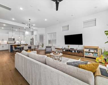 9009 Wellspring Drive - Photo Thumbnail 8