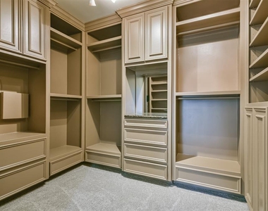 13707 Elm Shores Drive - Photo Thumbnail 9