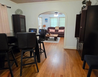 5023 Avenue N 1/2 - Photo Thumbnail 3