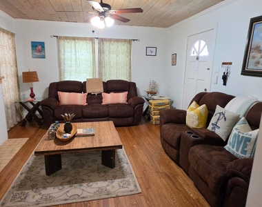 5023 Avenue N 1/2 - Photo Thumbnail 5