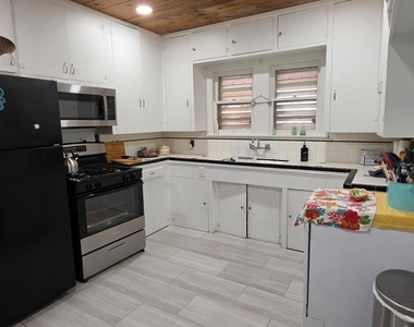 5023 Avenue N 1/2 - Photo Thumbnail 10