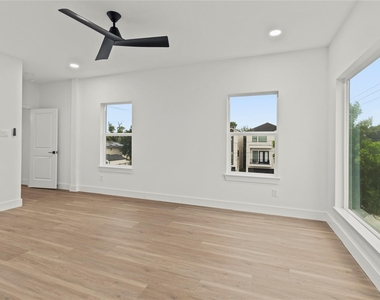 3815 Elysian Street - Photo Thumbnail 12