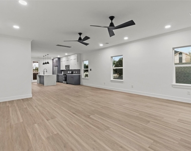 3815 Elysian Street - Photo Thumbnail 4