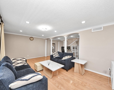 781 Country Place Drive - Photo Thumbnail 13