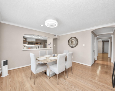 781 Country Place Drive - Photo Thumbnail 2