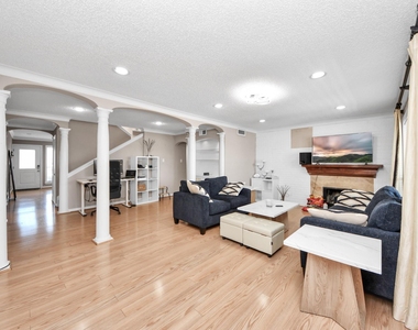 781 Country Place Drive - Photo Thumbnail 12