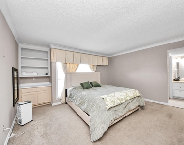 781 Country Place Drive - Photo Thumbnail 18