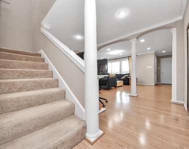 781 Country Place Drive - Photo Thumbnail 16