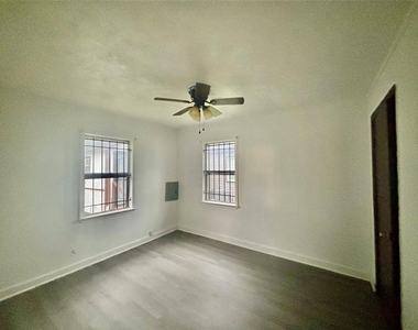 6814 Covington Drive - Photo Thumbnail 6
