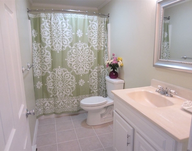 1025 S Mammoth - Photo Thumbnail 18