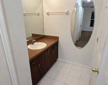 573 Bell Boulevard S - Photo Thumbnail 3