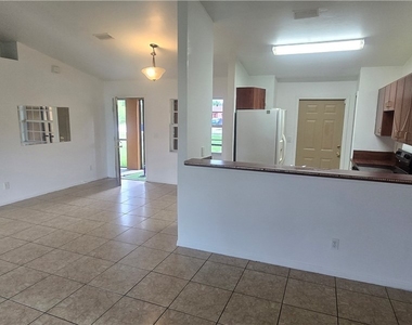 573 Bell Boulevard S - Photo Thumbnail 6