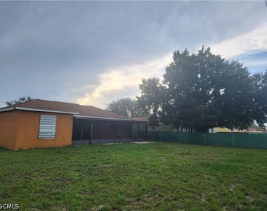 573 Bell Boulevard S - Photo Thumbnail 12