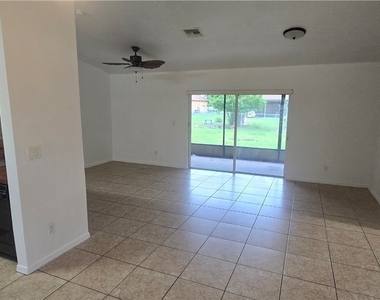 573 Bell Boulevard S - Photo Thumbnail 10
