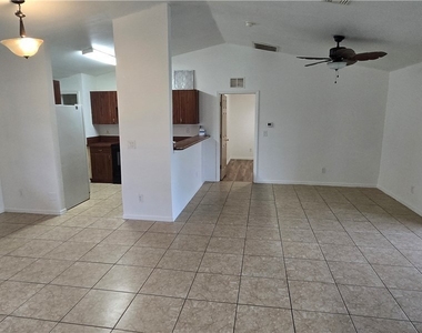 573 Bell Boulevard S - Photo Thumbnail 1