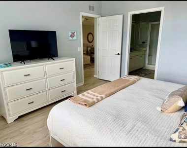 10121 Colonial Country Club Boulevard - Photo Thumbnail 9