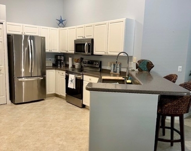 10121 Colonial Country Club Boulevard - Photo Thumbnail 6