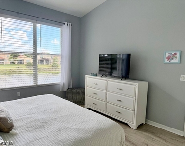 10121 Colonial Country Club Boulevard - Photo Thumbnail 11