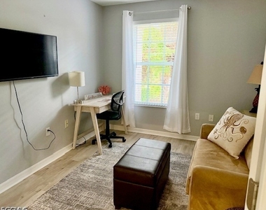 10121 Colonial Country Club Boulevard - Photo Thumbnail 8