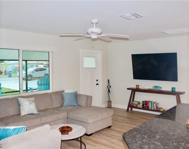 2744 Sanderling Court - Photo Thumbnail 20