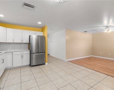 2405/2407 George Avenue S - Photo Thumbnail 4