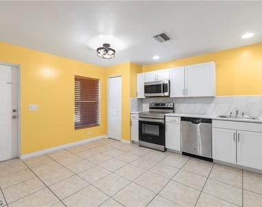 2405/2407 George Avenue S - Photo Thumbnail 2