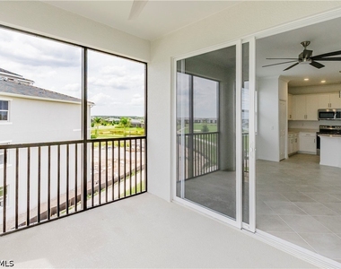 5527 Double Eagle Circle - Photo Thumbnail 3