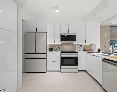 1100 Pine Ridge Road - Photo Thumbnail 7