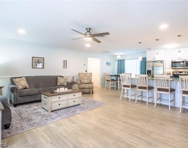 28 Constitution Drive - Photo Thumbnail 14