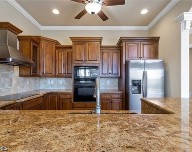 27806 Forester Drive W - Photo Thumbnail 7