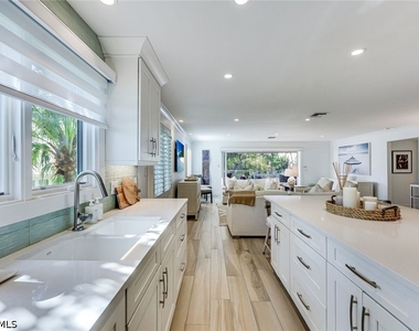 225 5th Avenue S - Photo Thumbnail 9