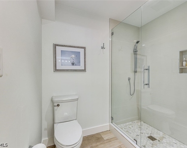 225 5th Avenue S - Photo Thumbnail 14
