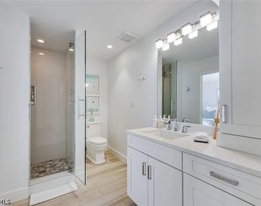 225 5th Avenue S - Photo Thumbnail 20