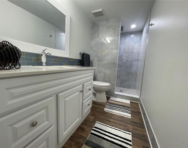 103 Palmetto Court - Photo Thumbnail 13