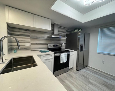 103 Palmetto Court - Photo Thumbnail 5
