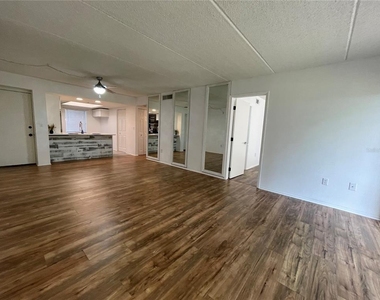 103 Palmetto Court - Photo Thumbnail 12