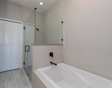 10109 Hayfield Way - Photo Thumbnail 12