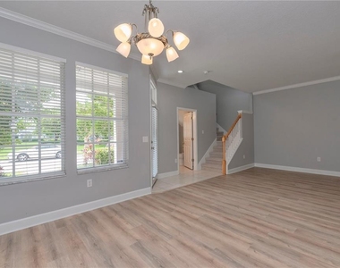 10109 Hayfield Way - Photo Thumbnail 2