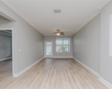 10109 Hayfield Way - Photo Thumbnail 7