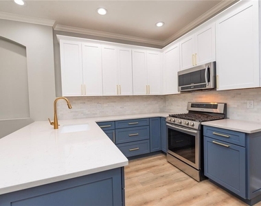 10109 Hayfield Way - Photo Thumbnail 5