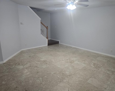 240 Hardcastle Place - Photo Thumbnail 4