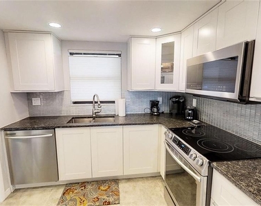 1230 Gulf Boulevard - Photo Thumbnail 12