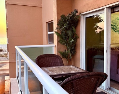 880 Mandalay Avenue - Photo Thumbnail 13
